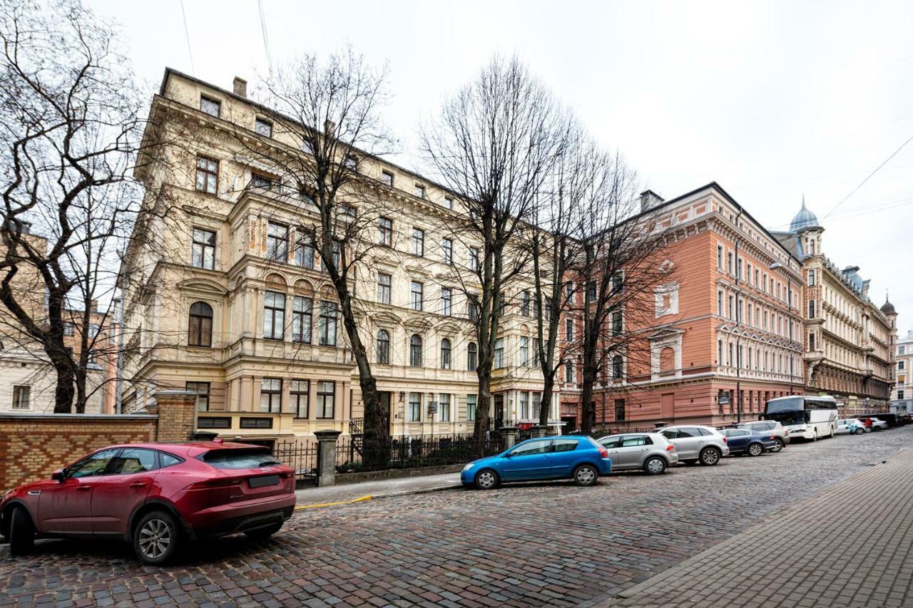 Kalnina Quiet Apartment In City Center Riga Luaran gambar